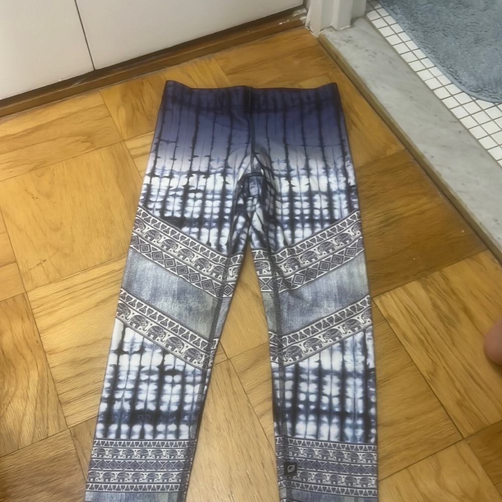 Terez blue elephant workout leggings